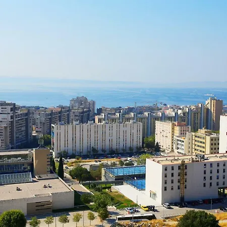 With Splendid View 아파트 *